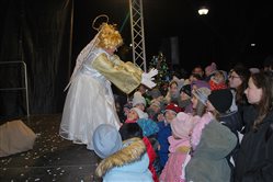 Vianočné trhy - divadlo a Mikuláš
